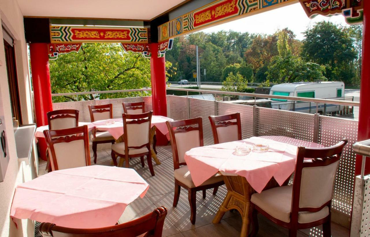 Hotel Gaststaette Lin Garden à Untergruppenbach Extérieur photo